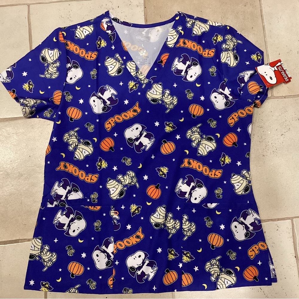 NWT Scrub Club Halloween Top Peanuts Snoopy Woodstock Size Large